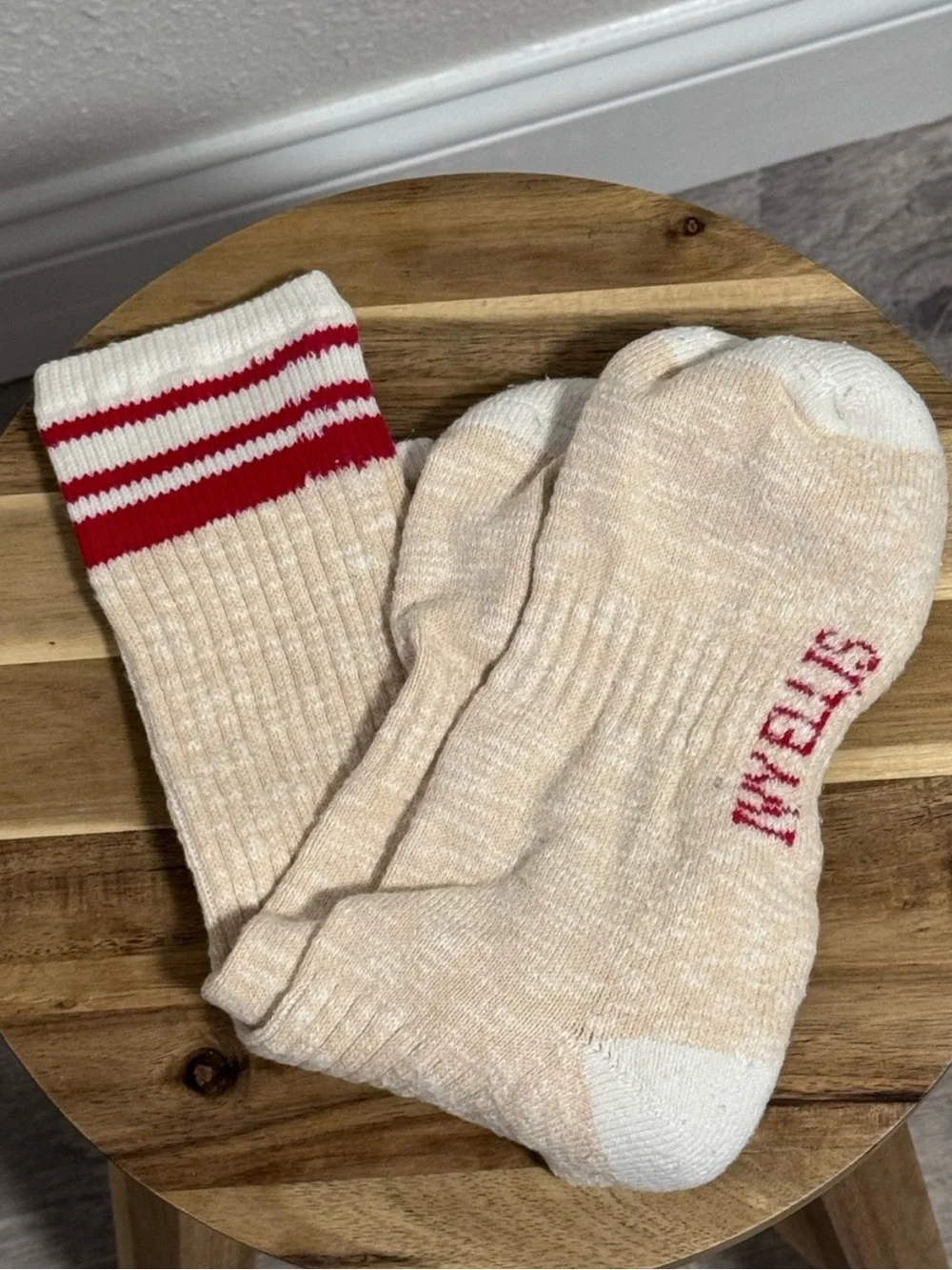 Ivy Ellis The Torrisdale Striped Ribbed Socks Red Cream Unisex OS